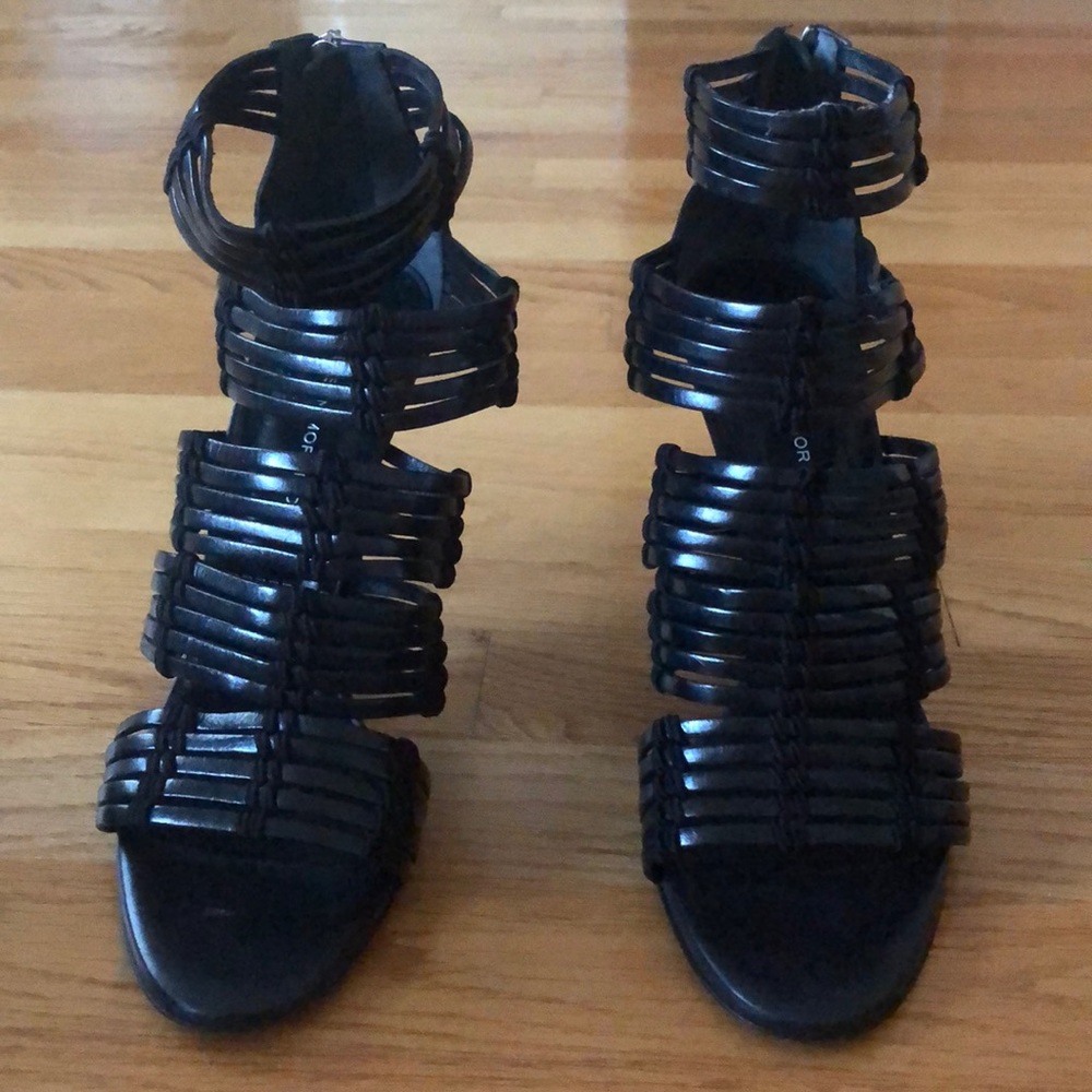 Singerson Morrison black leather heels